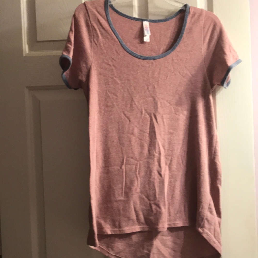 Medium Lularoe classic t-shirt